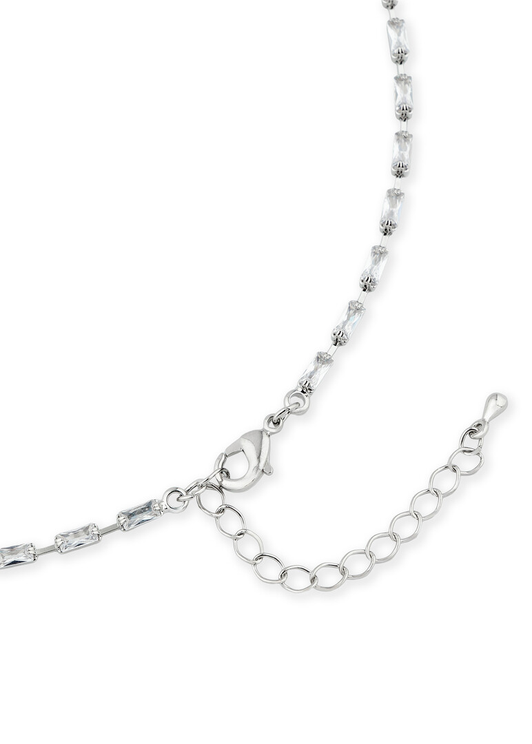 Necklace with crystals