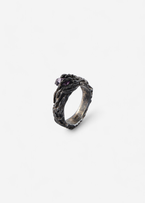 Широкие кольца Kintsugi Jewelry Кольцо из серебра со вставкой шпинели