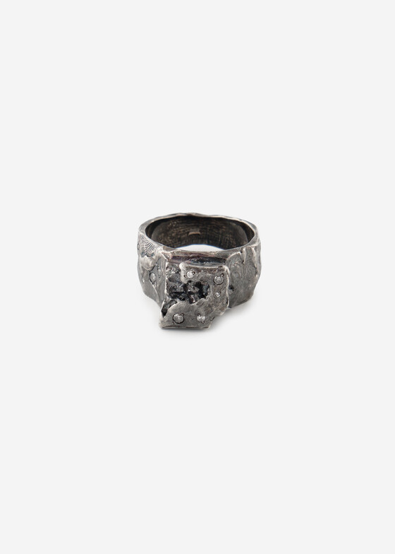 Широкие кольца Kintsugi Jewelry Кольцо из черненого серебра c бриллиантами Surrender