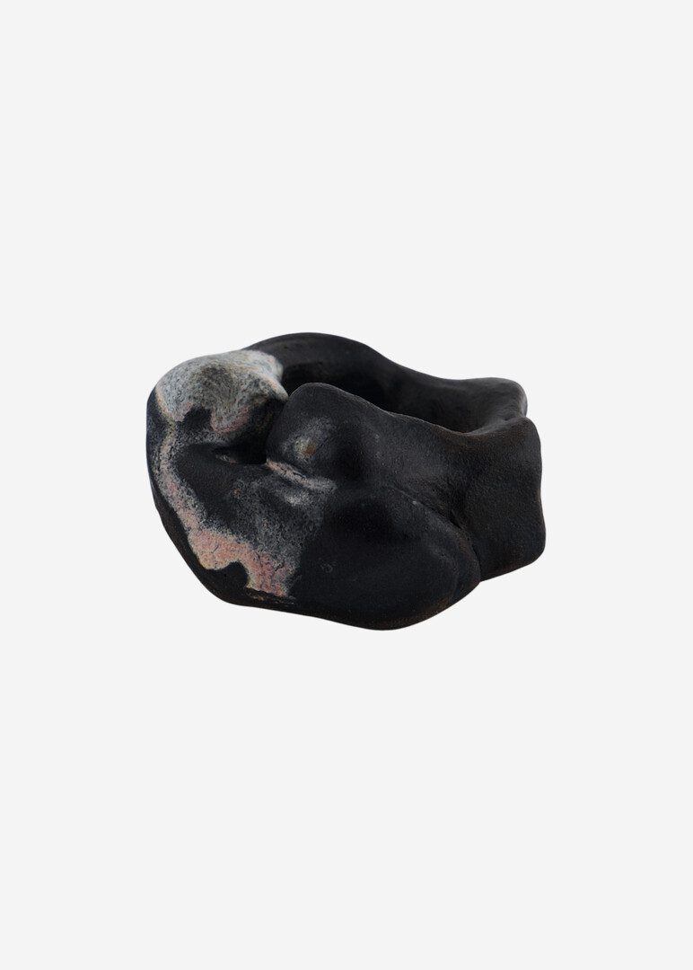 Black ceramic ring