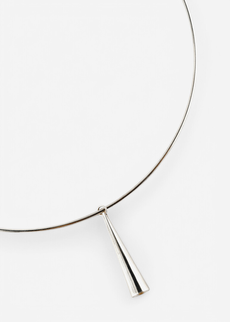 The MACHI choker in silver