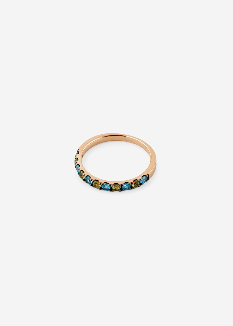 gold ring with chrysolites and cubic zirconias