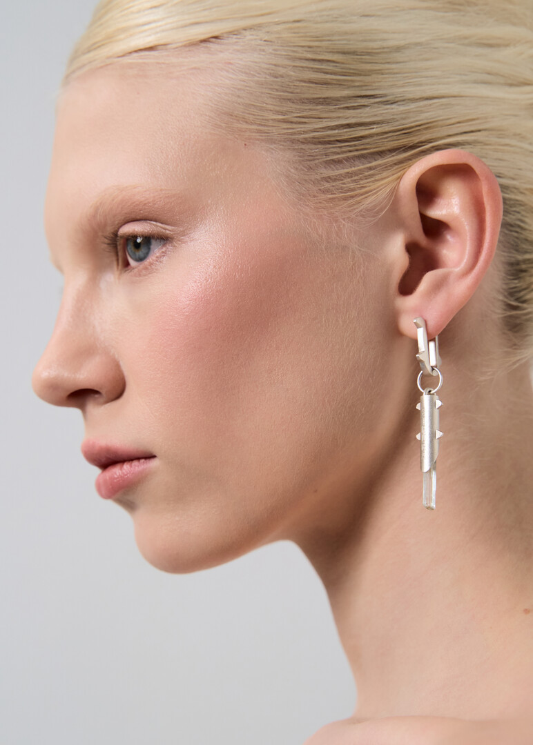 Single-earring made of silver with blue quartz