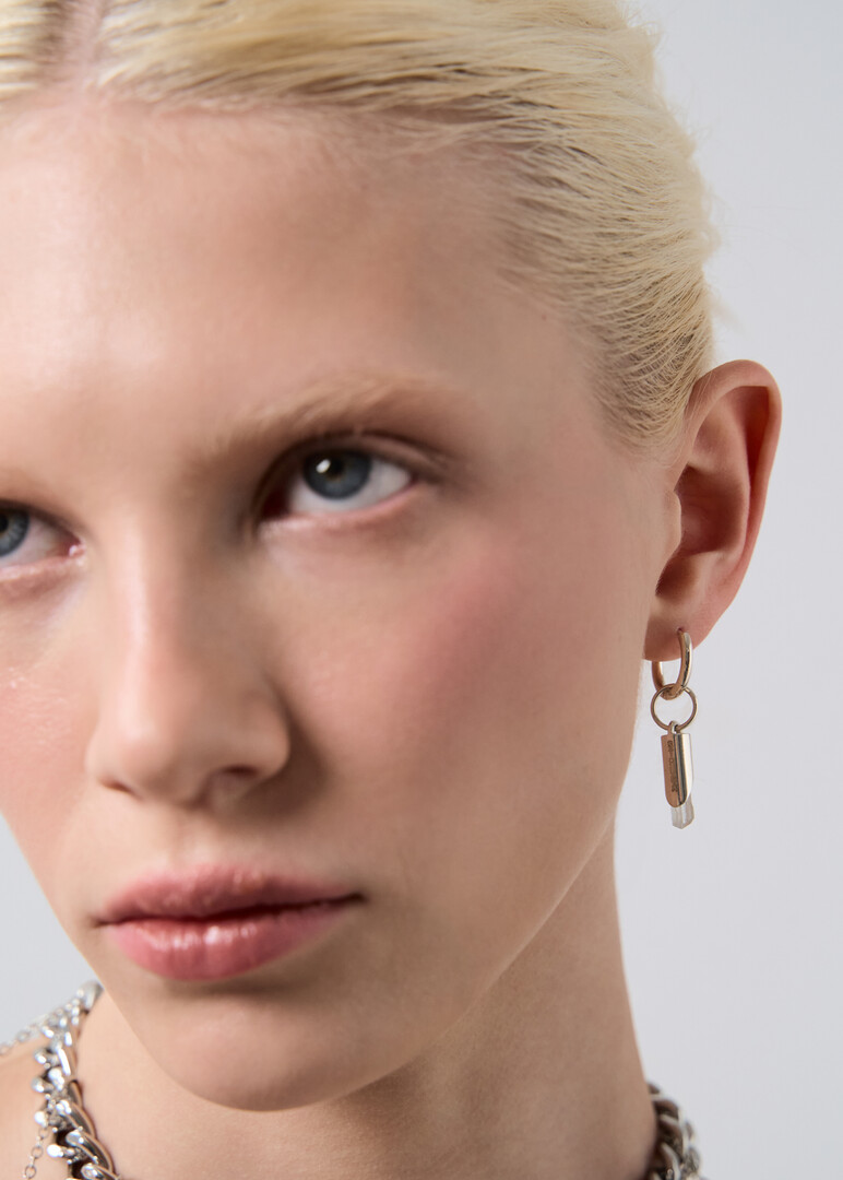 Monoserge made of silver with grey quartz