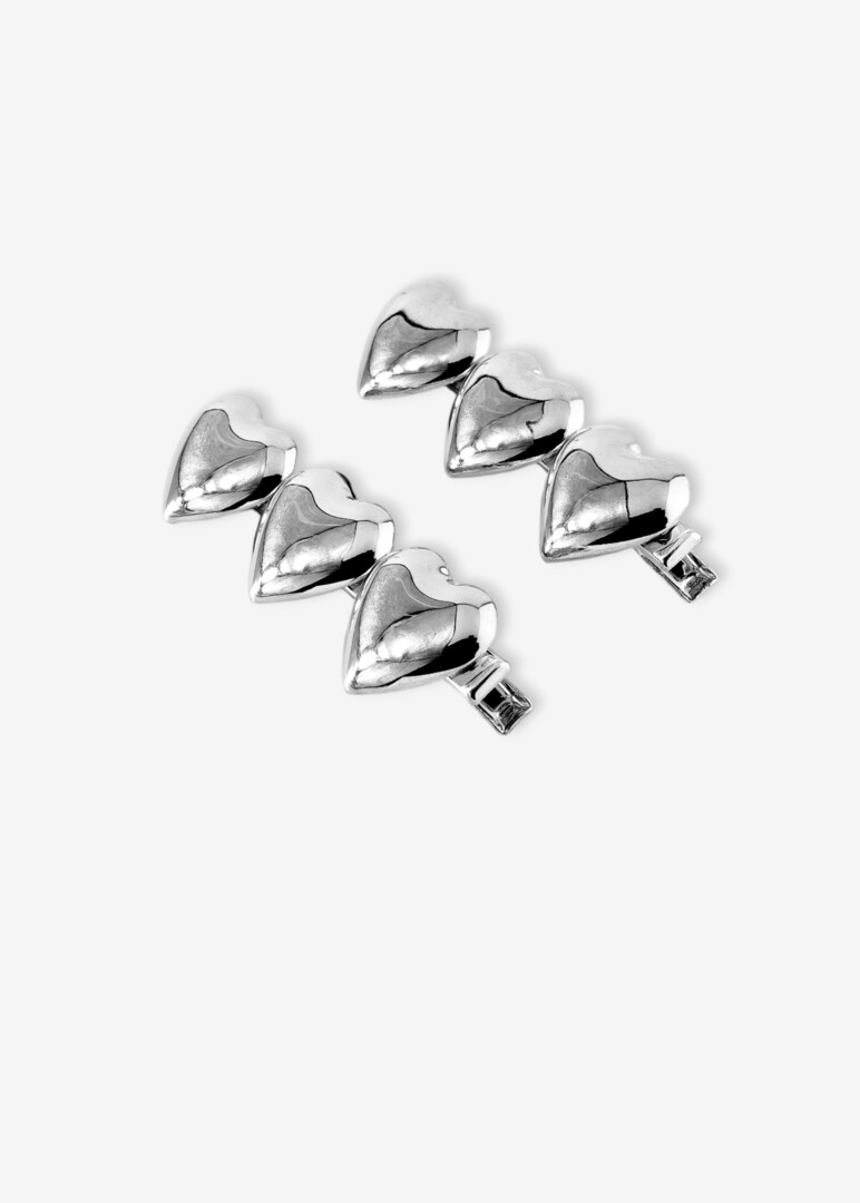 серебристые заколки из сердец