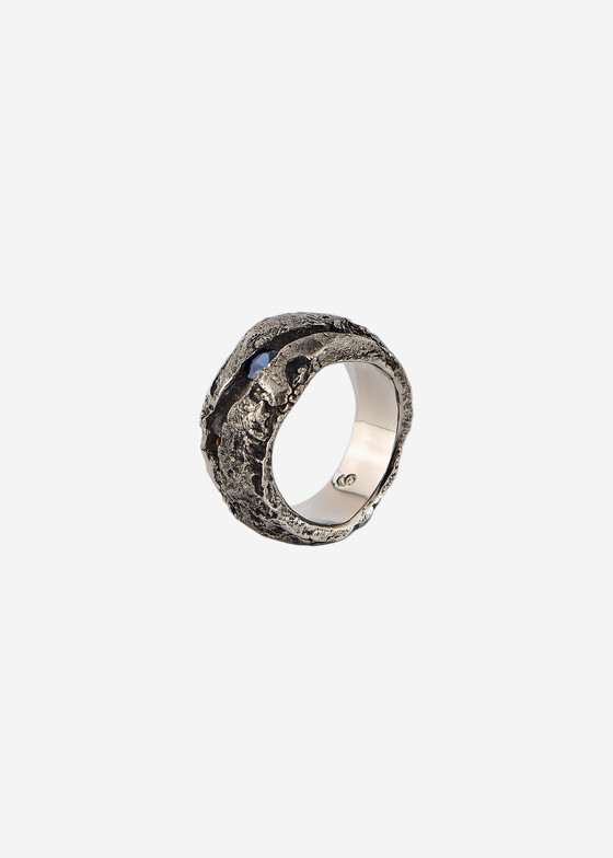 Широкие кольца Grani Jewelry Широкое кольцо из титана Рут с сапфиром