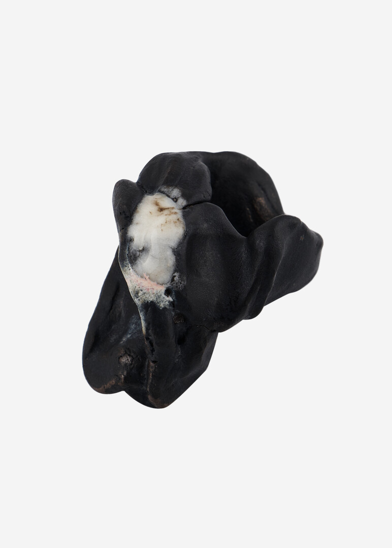 Black ceramic ring