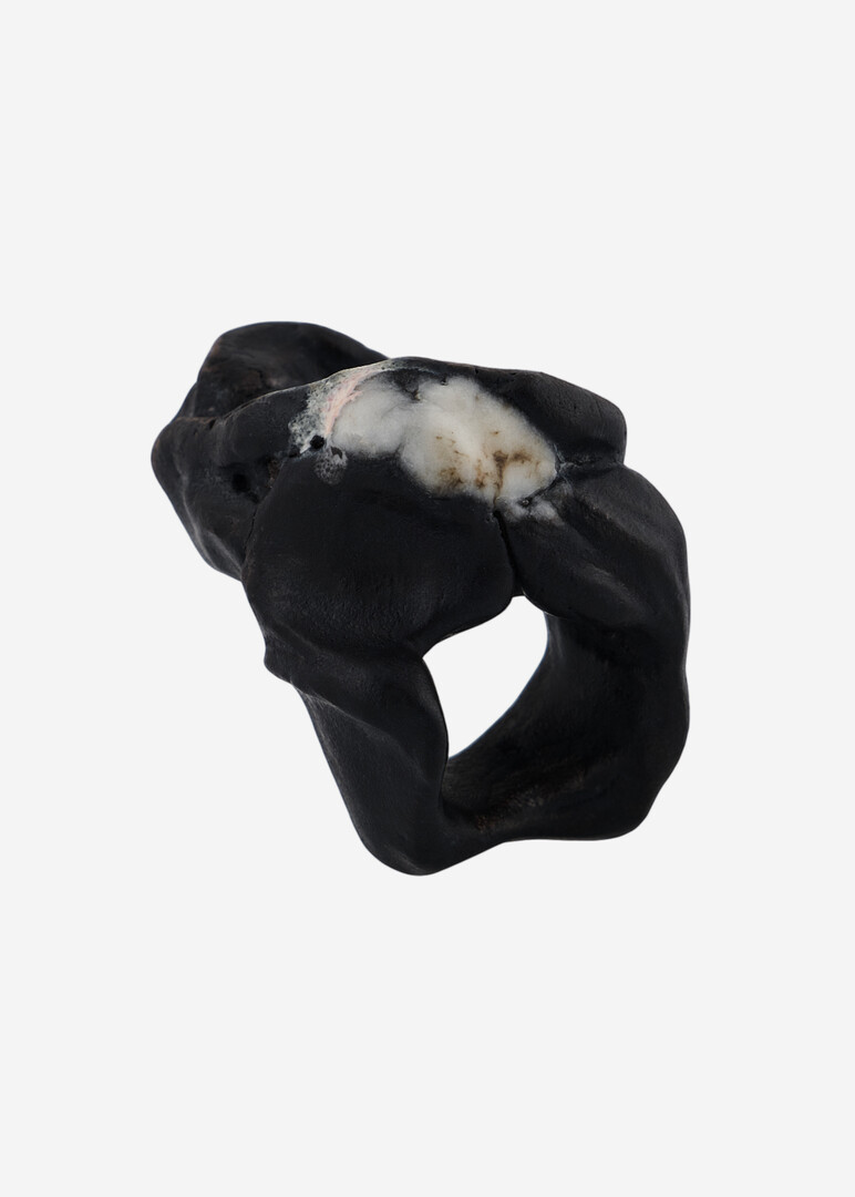 Black ceramic ring
