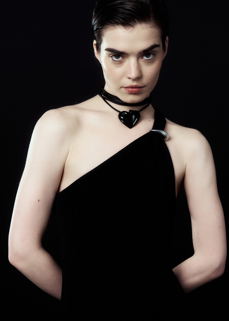 Black necklace with heart Pistil Heart