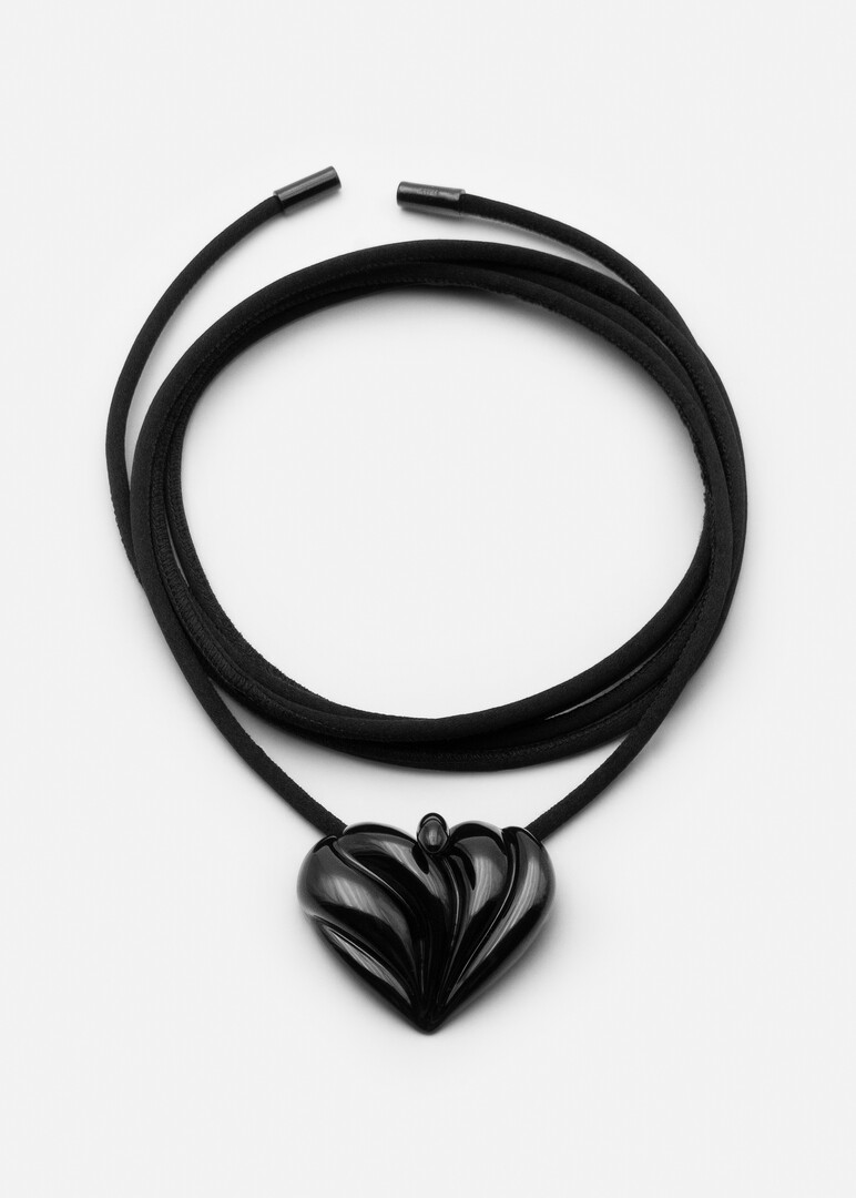 Black necklace with heart Pistil Heart