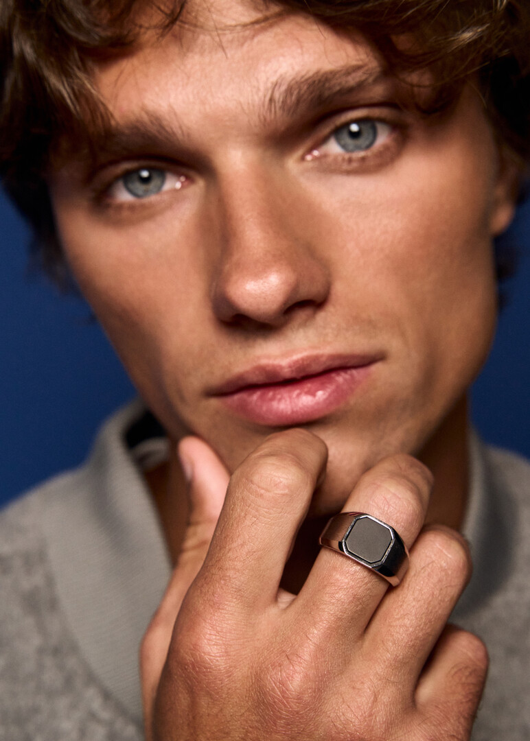 RING PINK STONE Signet RING