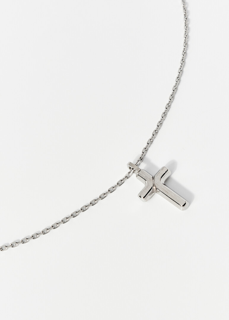 Necklace with a cross NECKLACE BACKLINER