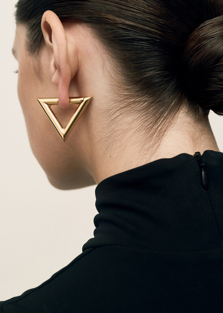 золотистые серьги V SIGNATURE