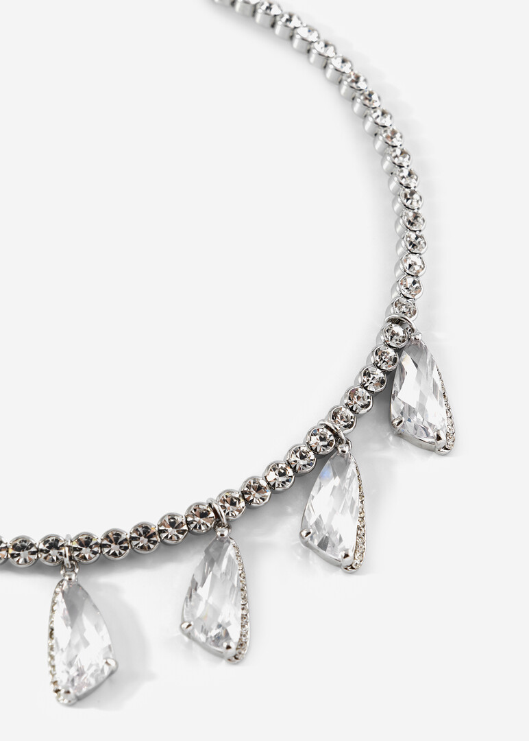 Crystal choker with transparent pendants and crystal cut