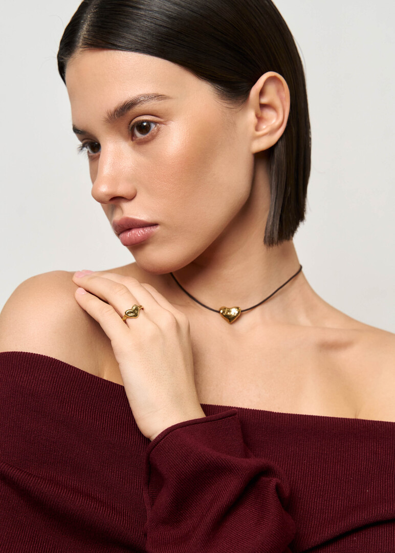 Gold-plated silver signet ring with a heart