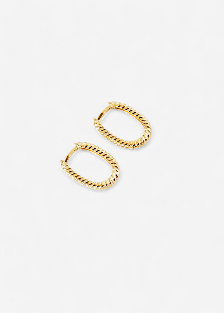 Blush Earrings made of gold