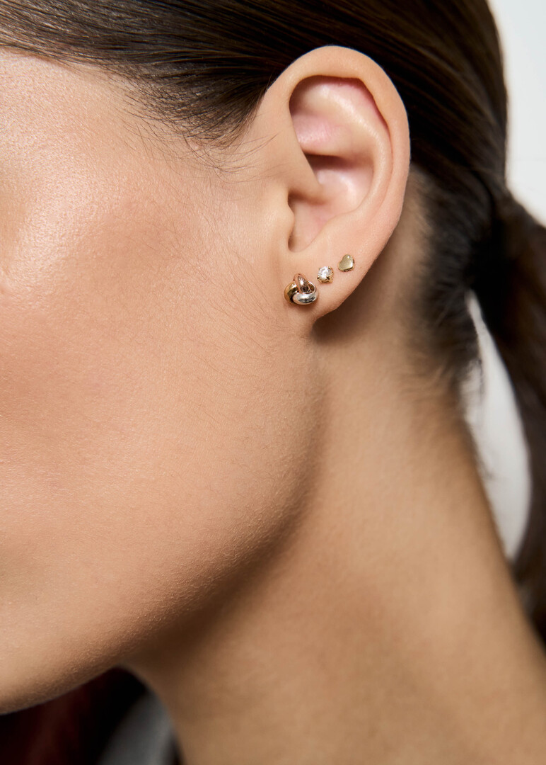 gold stud earrings