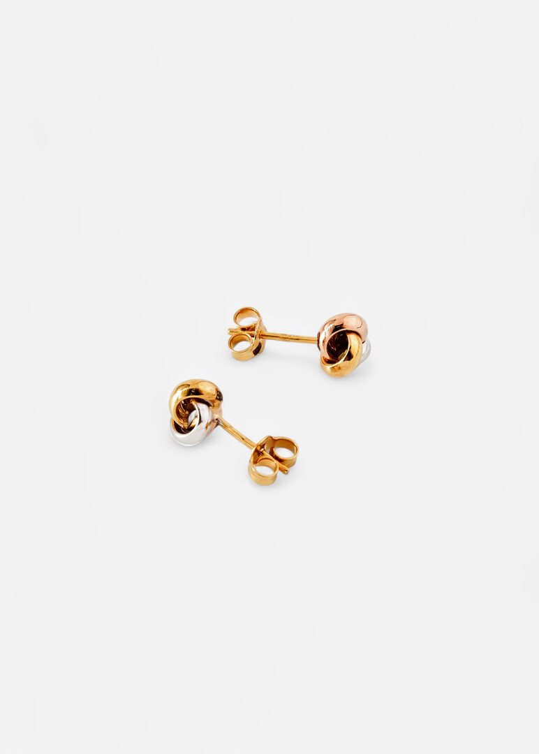 gold stud earrings
