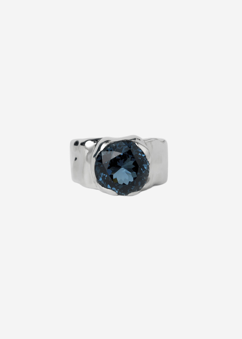 Ring with Topaz London Blue