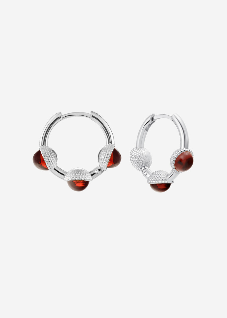 Cliquer earrings «Kolt» made of silver with garnets.