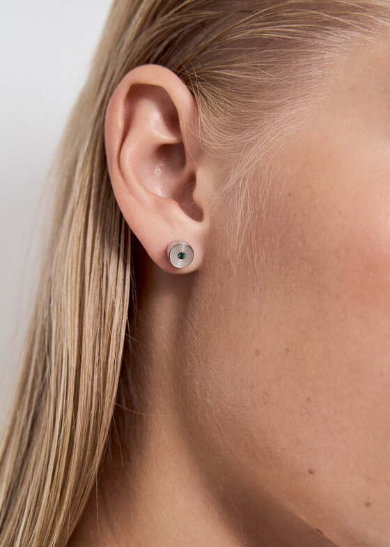 Серьги AURA.916 Пусеты из серебра с изумрудами синтетическими