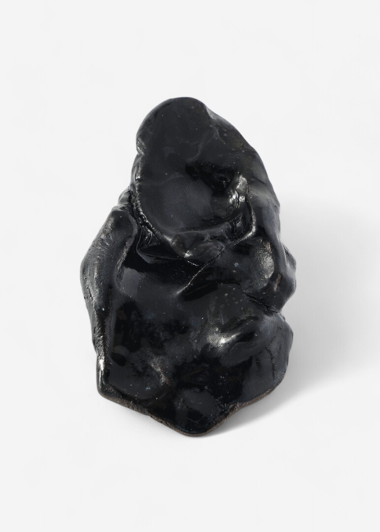 Black ceramic ring