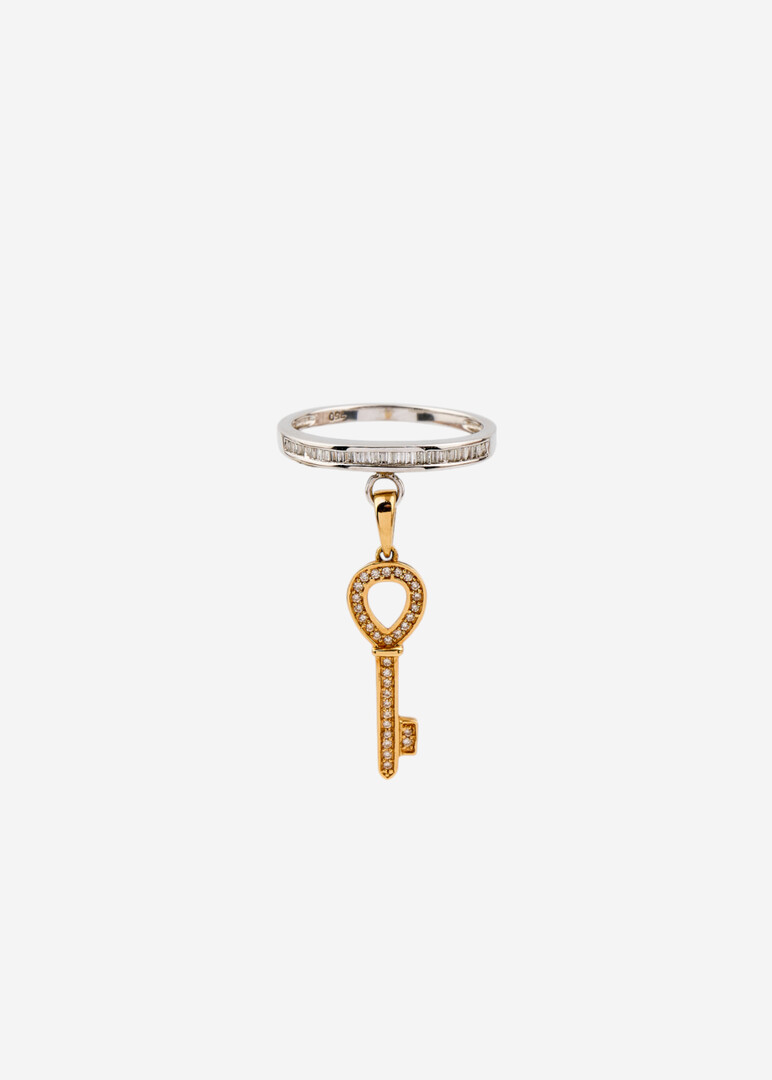 gold key ring with diamond