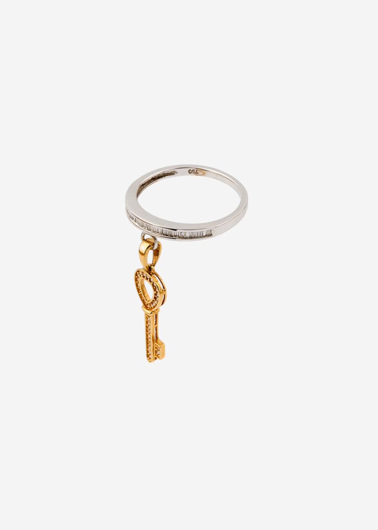 gold key ring with diamond