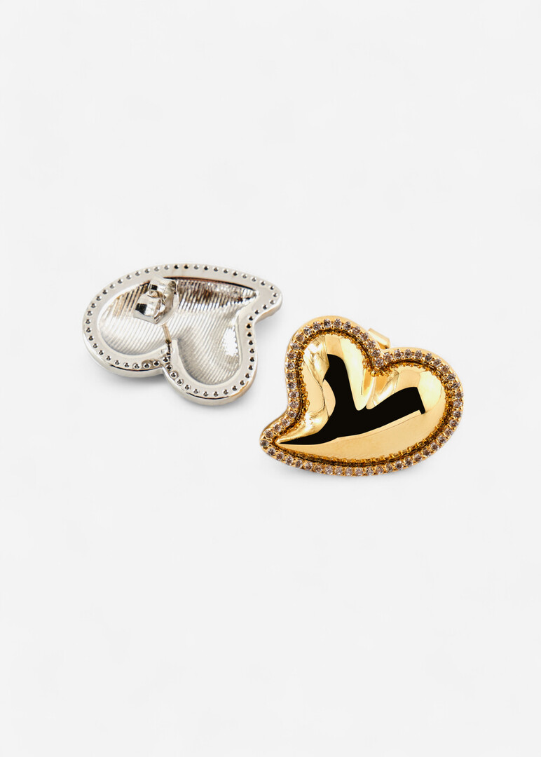 Bicolor earrings in the shape of hearts with crystals