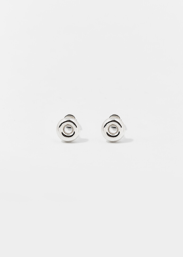 stud earrings made of silver O