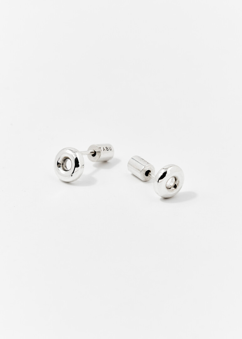 stud earrings made of silver O