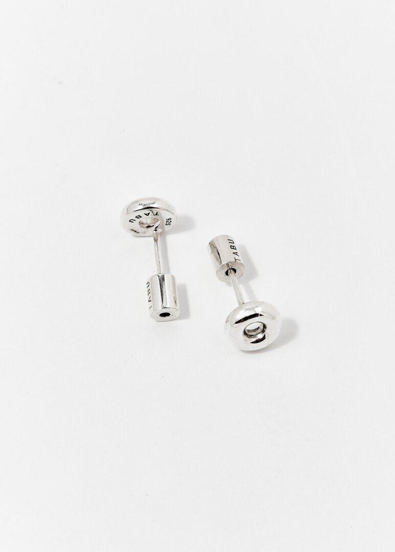 stud earrings made of silver O