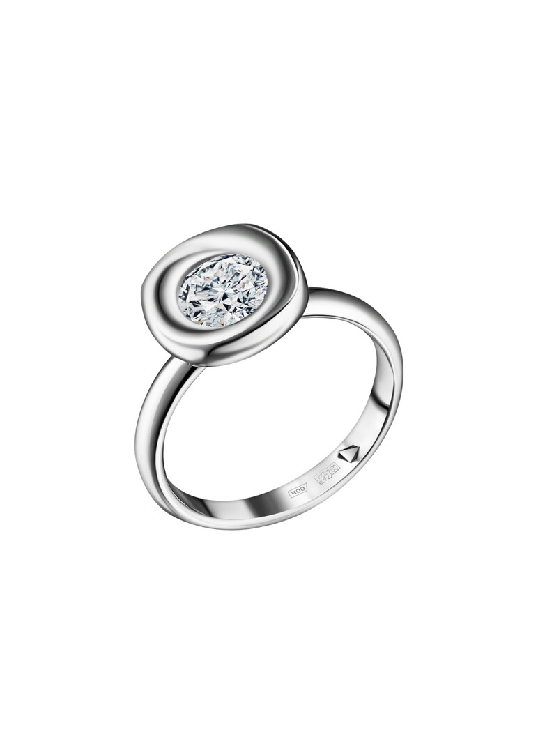 White gold ring with diamond
