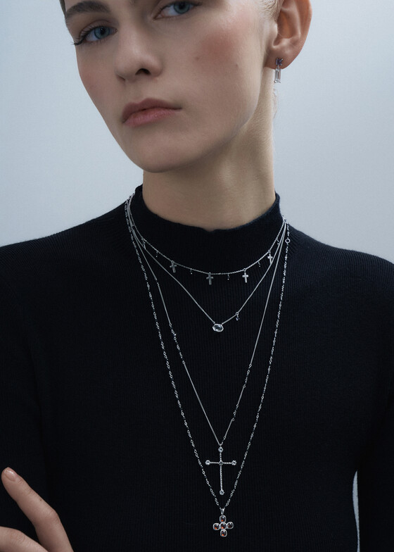 Колье с подвесами Wisteria Gems Колье из серебра с большой подвеской из горного хрусталя и маленького иолита