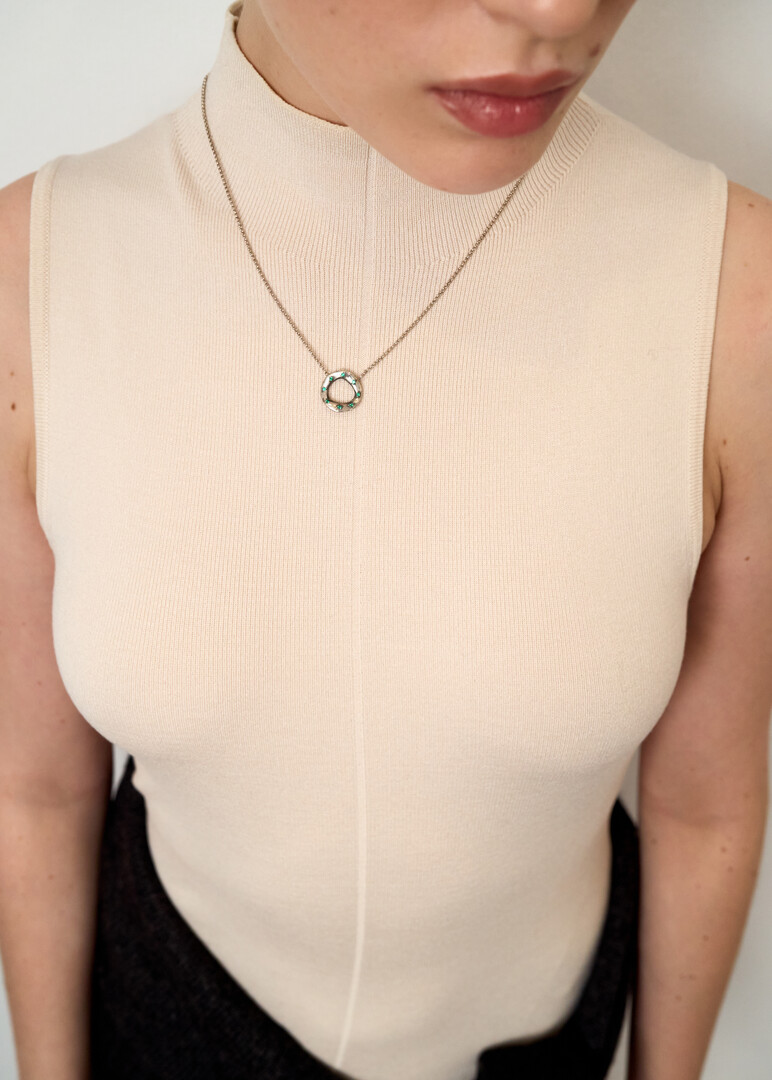 Silver round  necklace