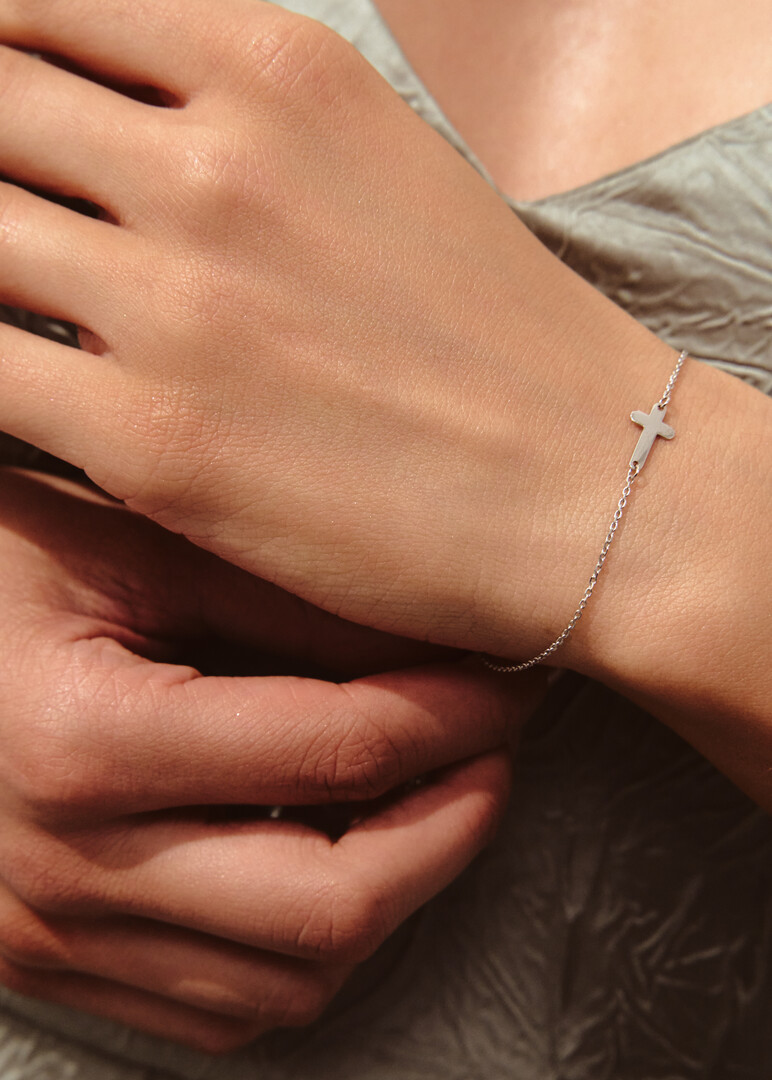 rhodium-plated gold cross bracelet