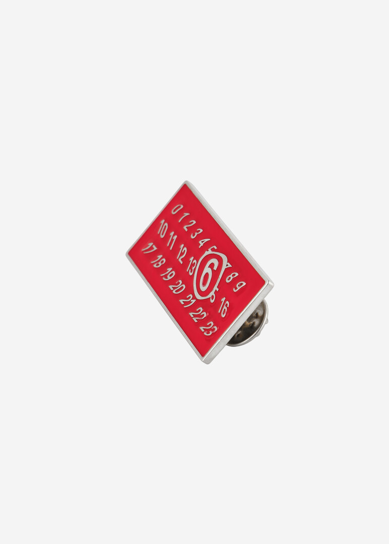 красная брошь Wavy Logo Pin