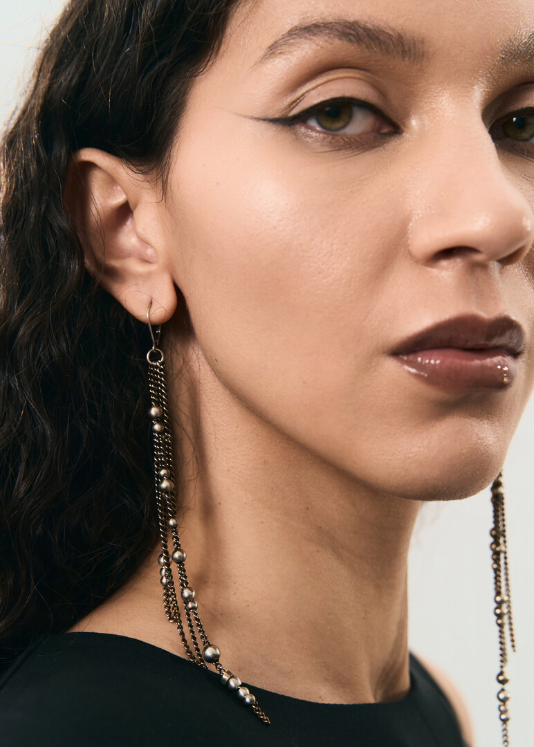 DANIQUE FINE PEARLS MULTI CHAINS — long silver earrings with chains