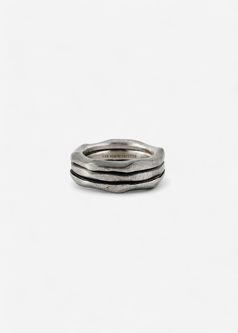 SEPPO BOLT silver ring