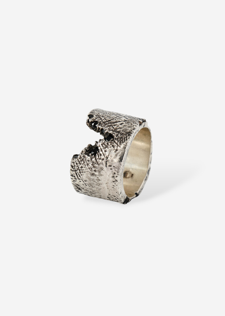 ASTEROID FIANITE RING made of silver