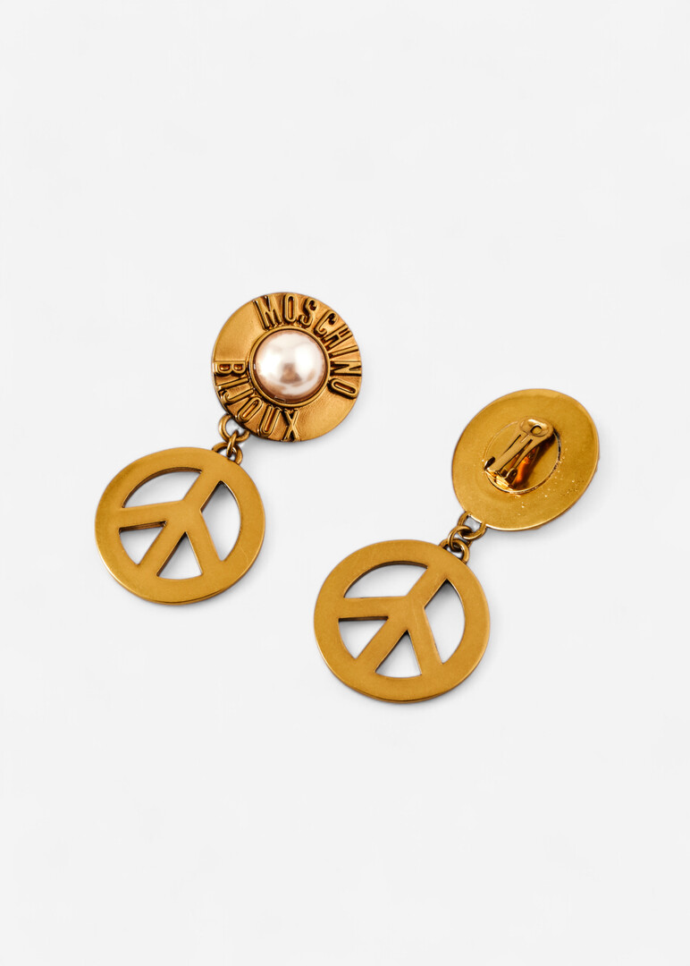 Золотистые клипсы с жемчужинами и значками peace