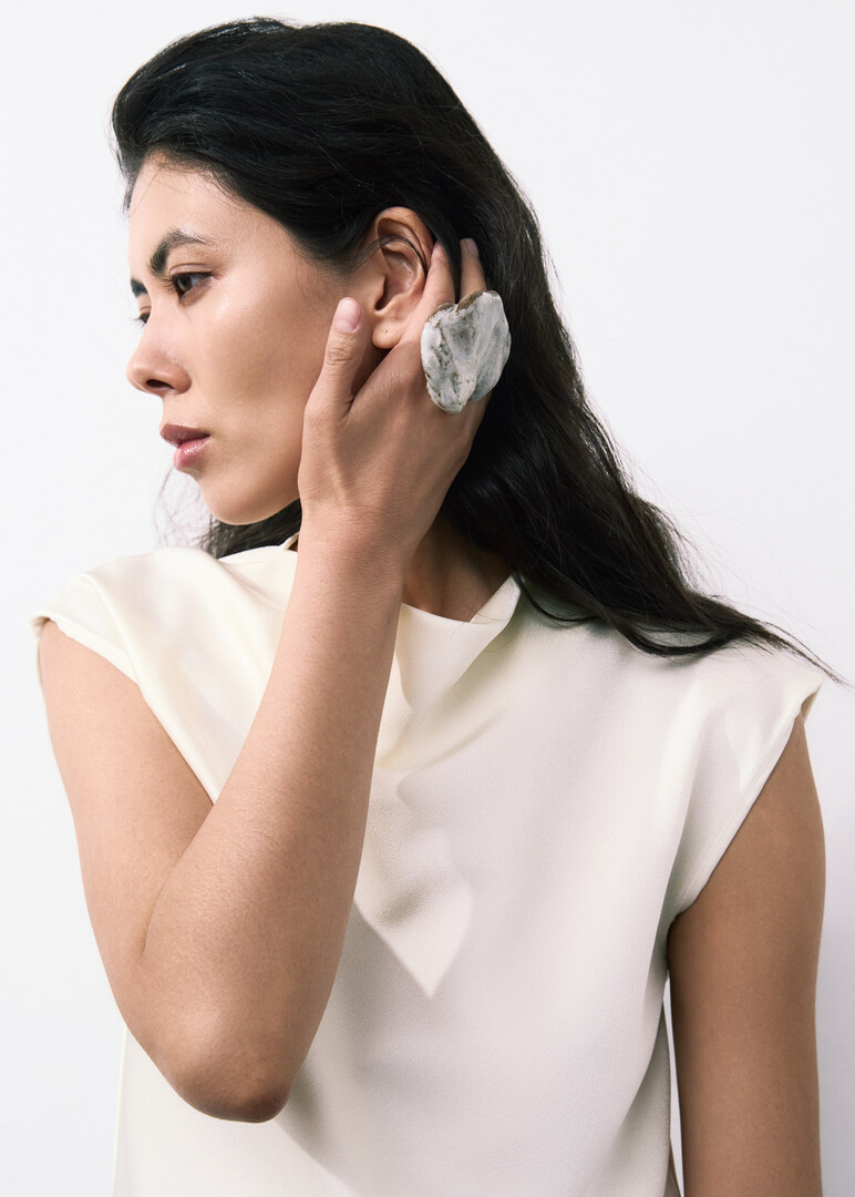 white ceramic ring