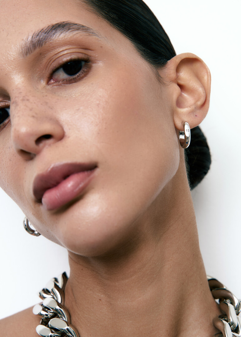 Silver hoop mono-earring diameter 15
