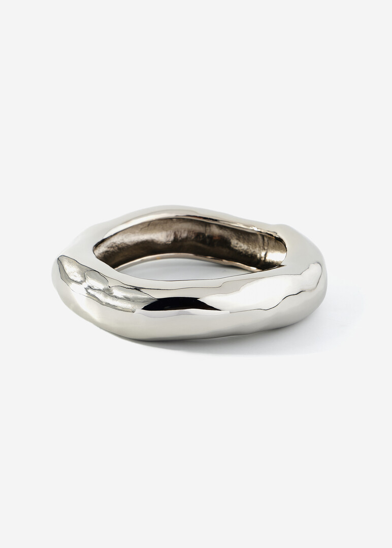 Замкнутый серебристый браслет CONFETTI CRYSTAL LUCITE HINGE