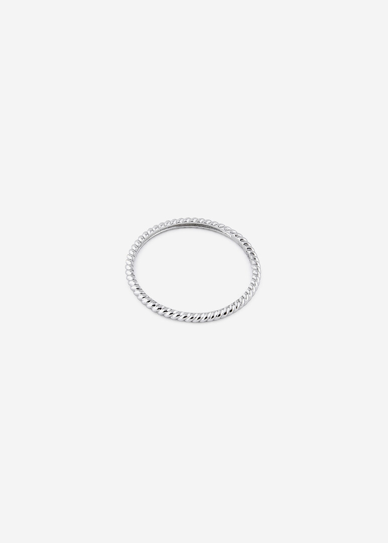 white gold twisted pattern ring