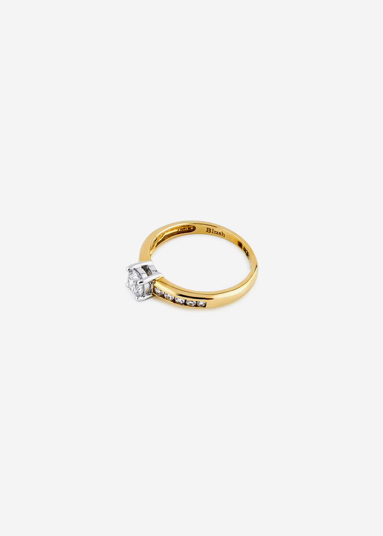 gold ring with a cubic zirconia