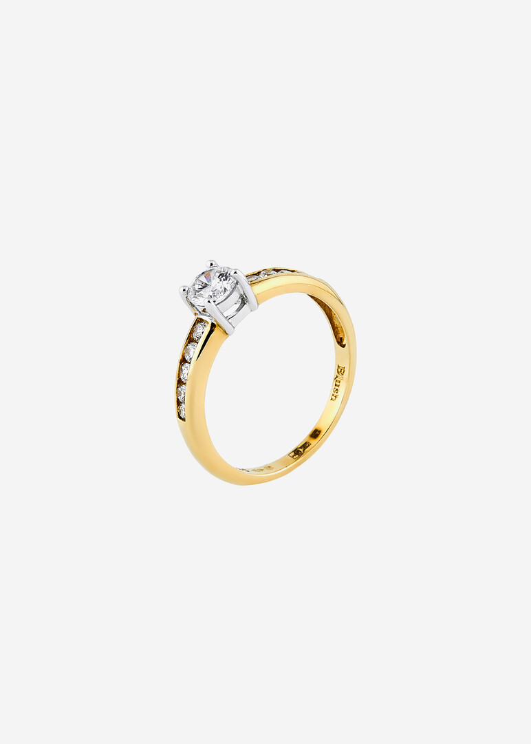 gold ring with a cubic zirconia