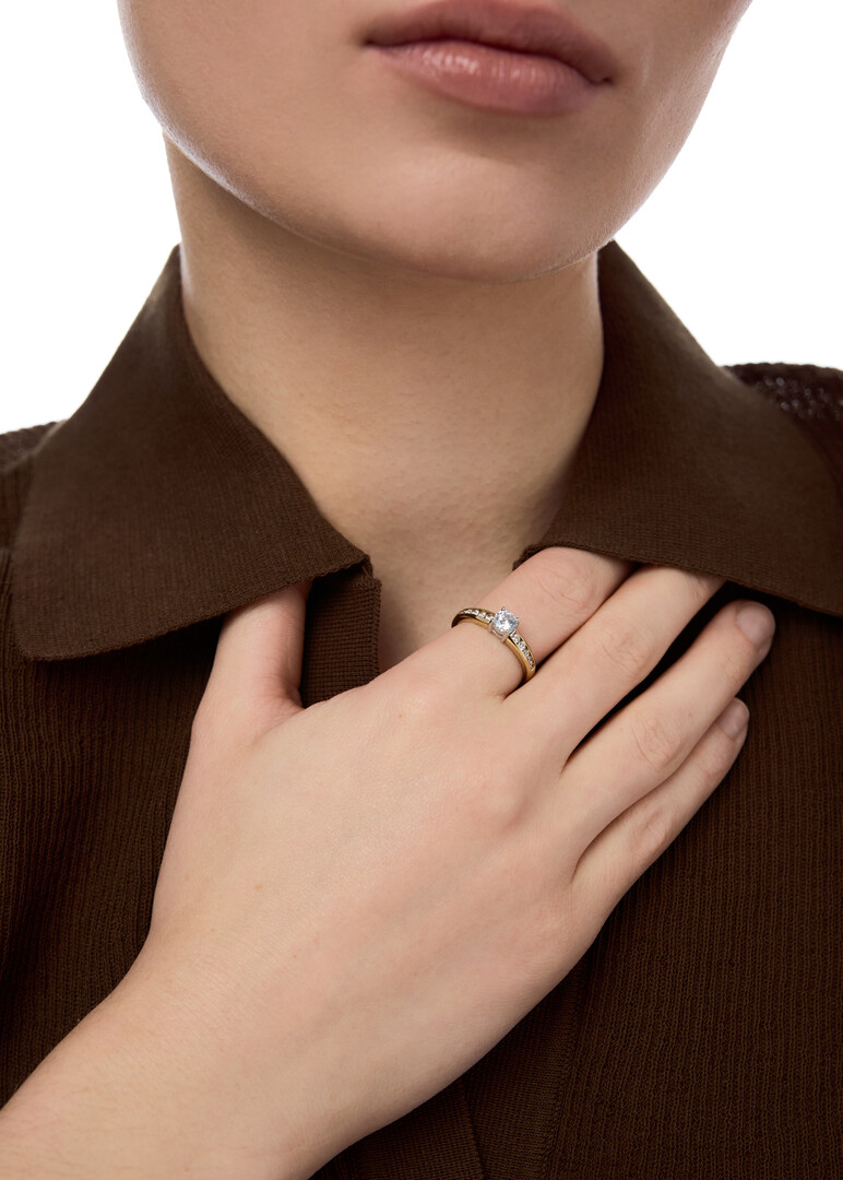 gold ring with a cubic zirconia