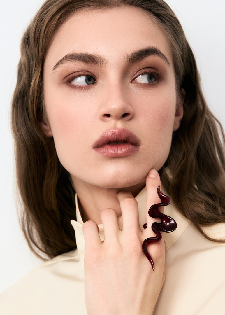 Бордовое кольцо из смолы Shape M