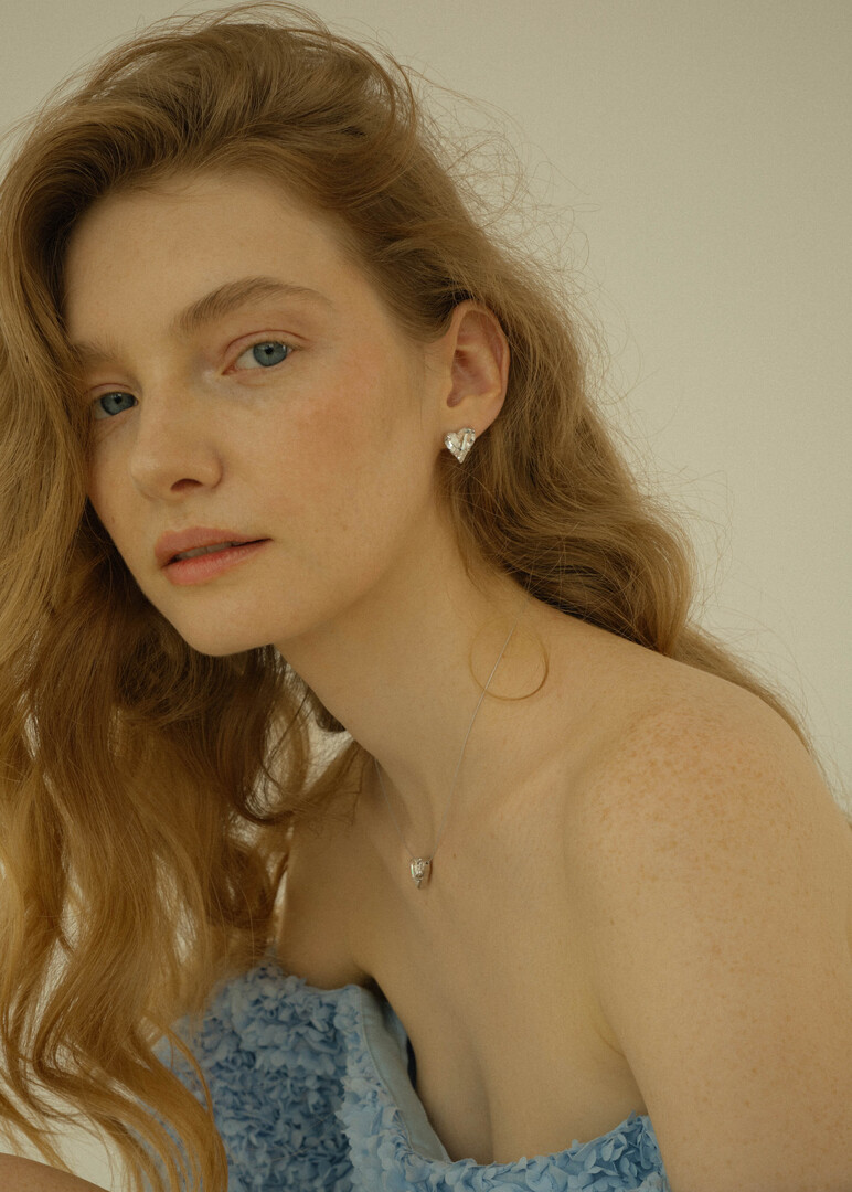 Родированные серьги в виде сердец с кристаллами, Love. Crystal Earrings